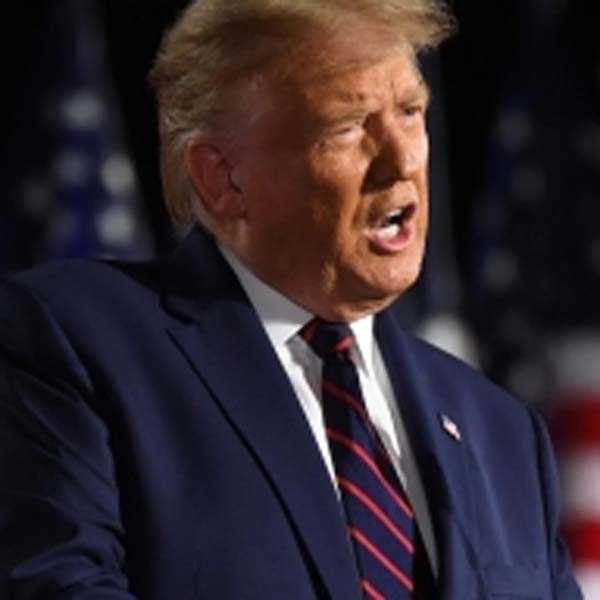 ट्रंप ने विलमिंगटन को पहला वर्ल्ड वार 2 हेरिटेज सिटी घोषित किया ट्रंप ने विलमिंगटन को पहला वर्ल्ड वार 2 हेरिटेज सिटी घोषित किया